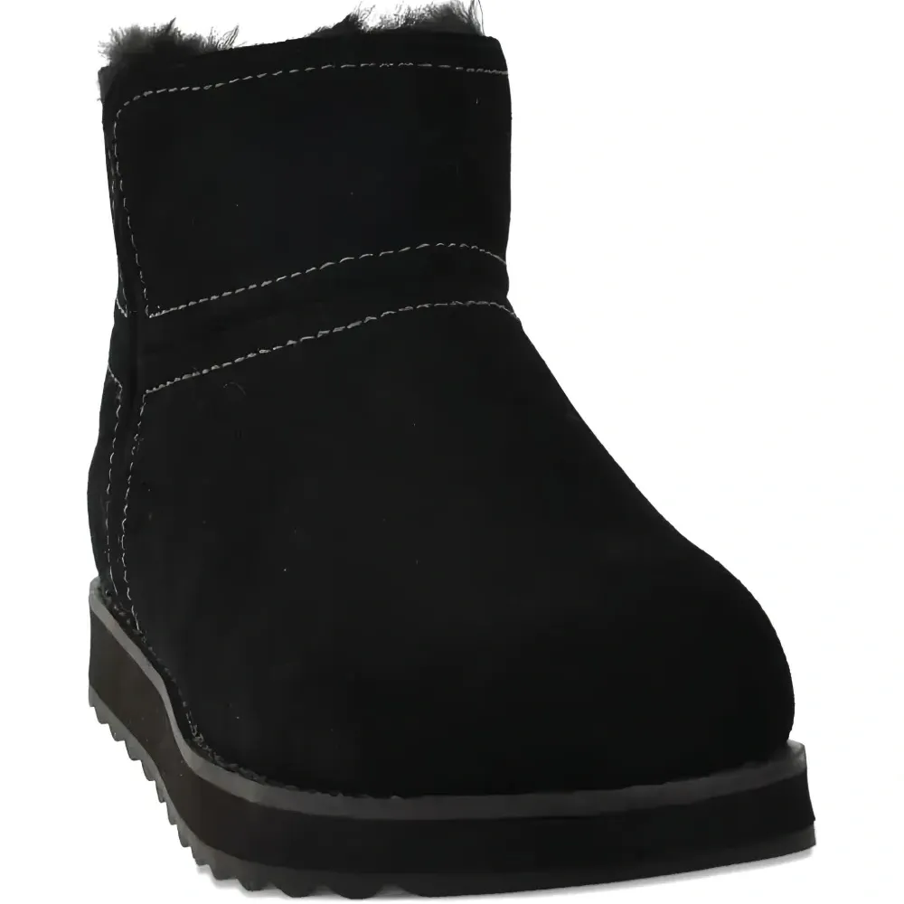 Ботинки с вышитым логотипом