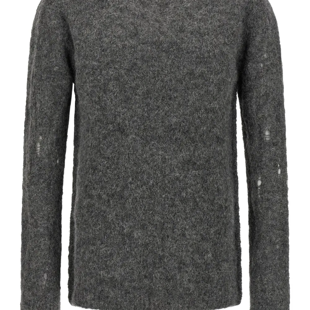 Свитер с эффектом потертости