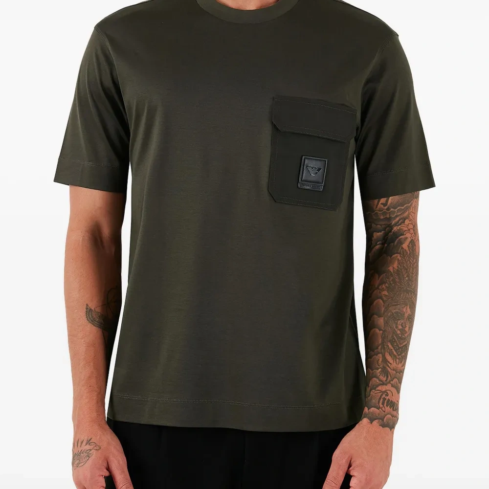 Футболка с карманом