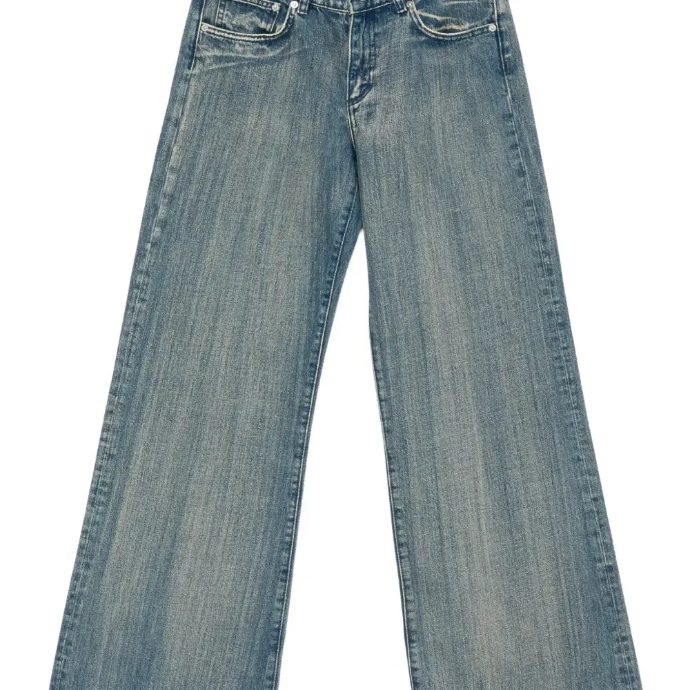 Джинсы свободного кроя