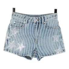 Джинсовые шорты с украшением в виде звёзд