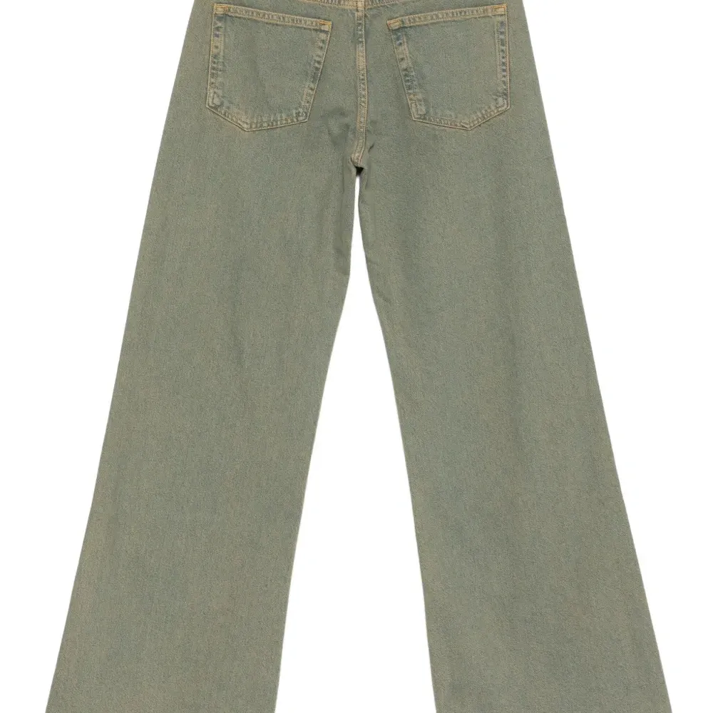 Джинсы свободного кроя