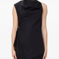 Топ без рукавов с воротником-хомутом Топ без рукавов с воротником-хомутом