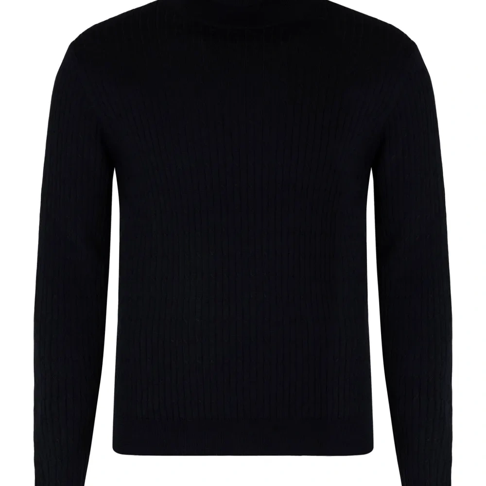 Свитер в рубчик с высоким воротником