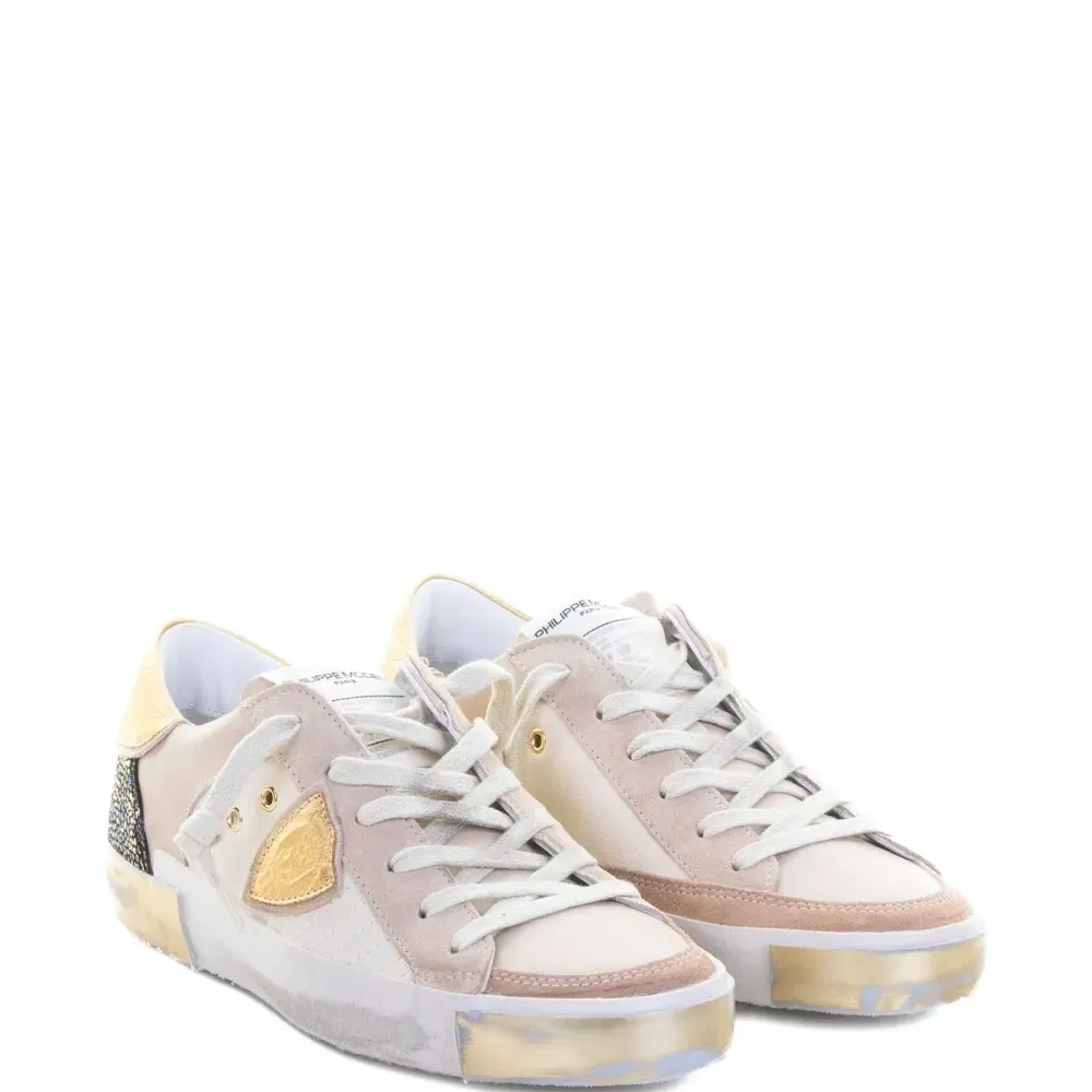 Декорированные кроссовки