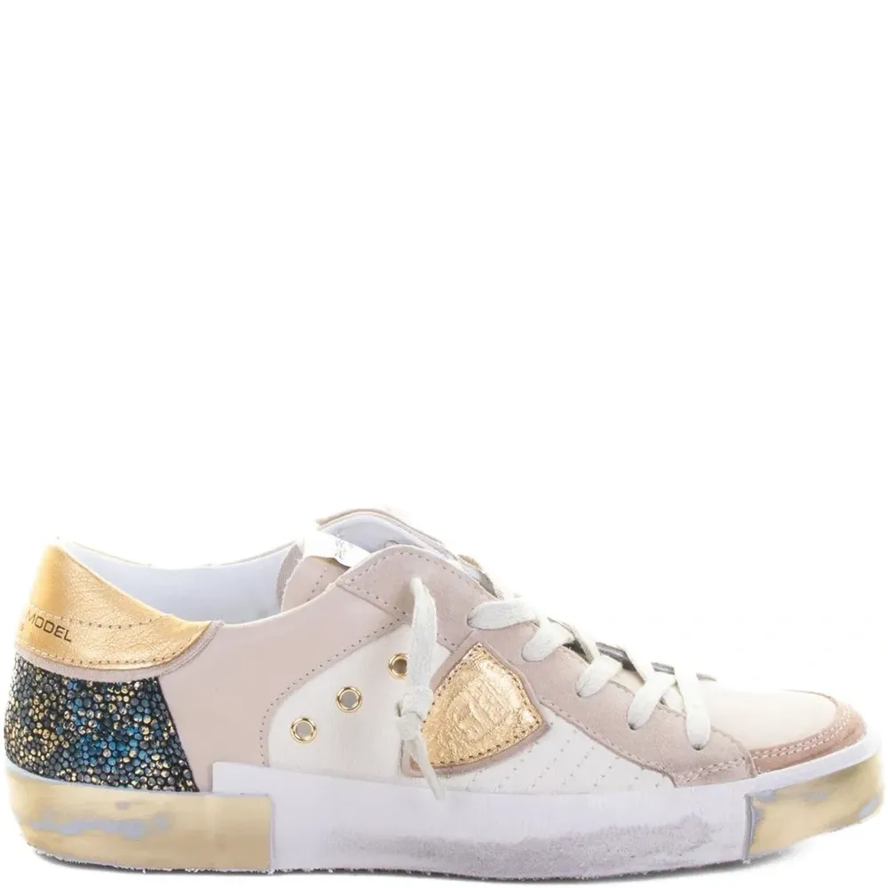 Декорированные кроссовки