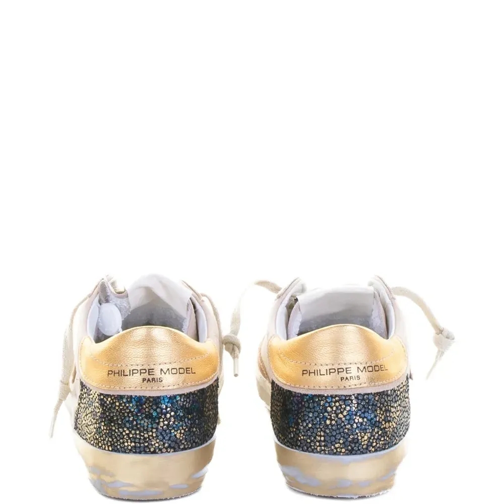 Декорированные кроссовки