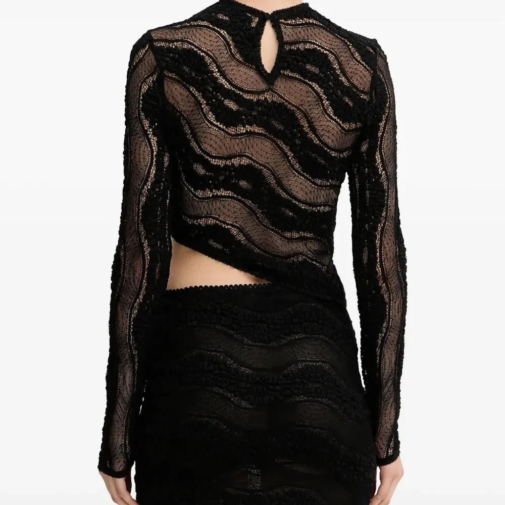 Кружевная футболка асимметричного кроя