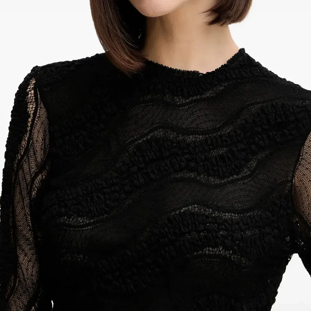 Кружевная футболка асимметричного кроя