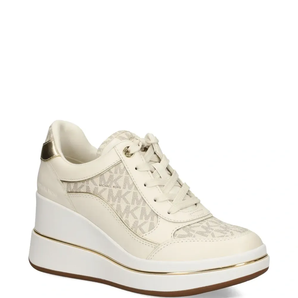 Кроссовки с монограммой