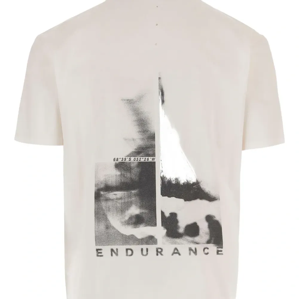 Футболка с графичным принтом и логотипом Футболка с графичным принтом и логотипом