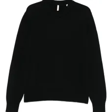 Свитер с круглым вырезом