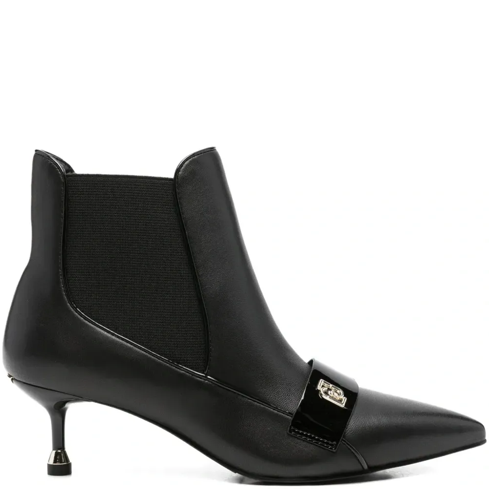 Ботинки с заострённым носком и эластичными вставками