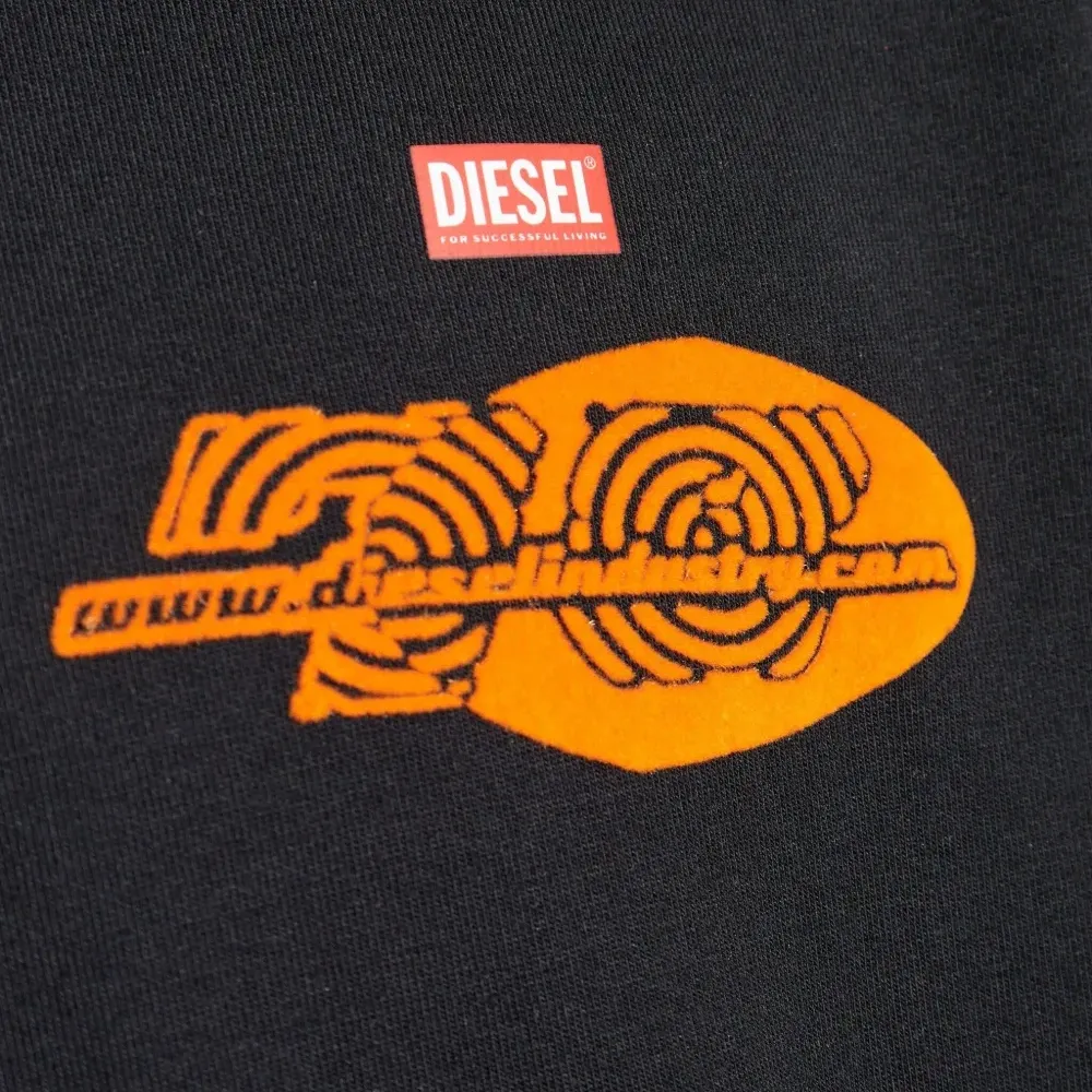 Толстовка с принтом и капюшоном