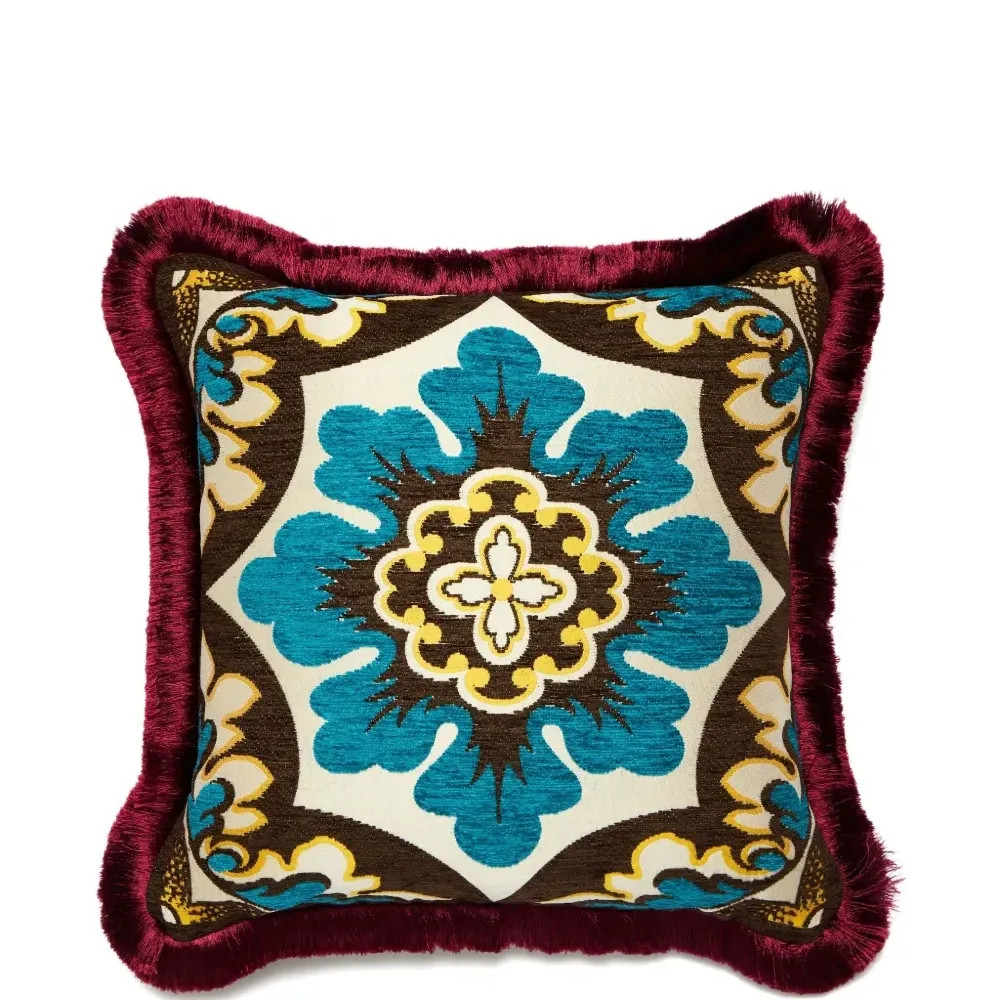 Подушка с узором и бахромой (50 x 50 см)