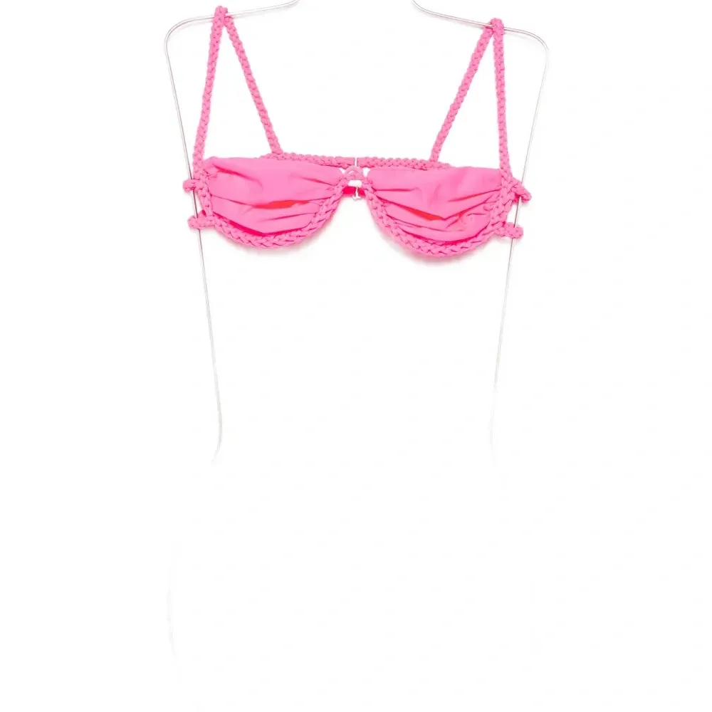 Бикини-топ с плетёной отделкой