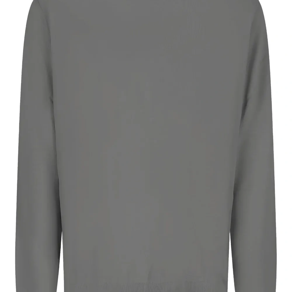 Свитер с круглым вырезом