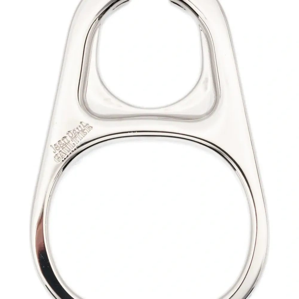 Серьги с мотивом кепки