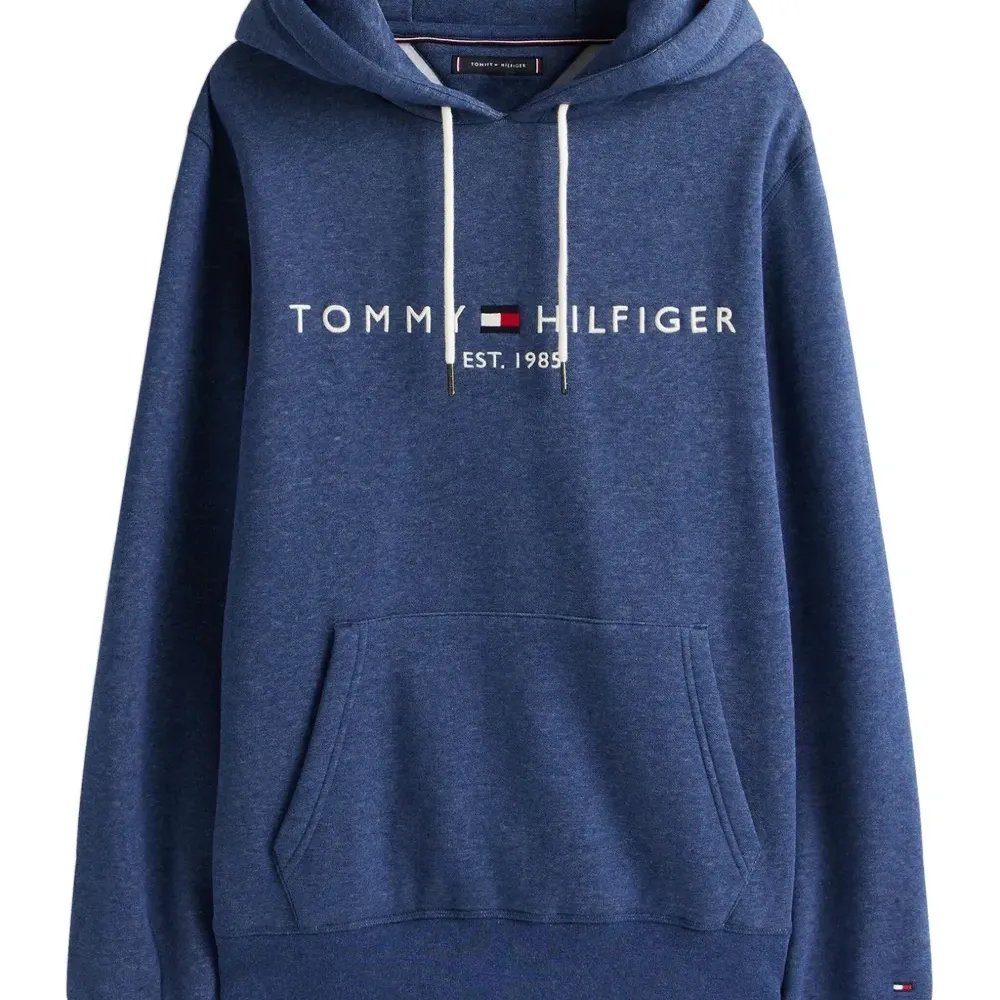 Худи с вышитым логотипом Худи с вышитым логотипом