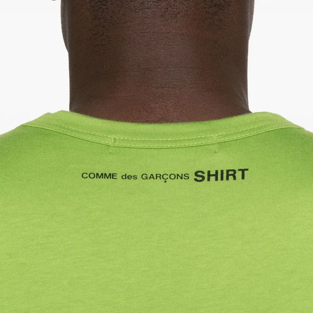 Футболка с принтом логотипа