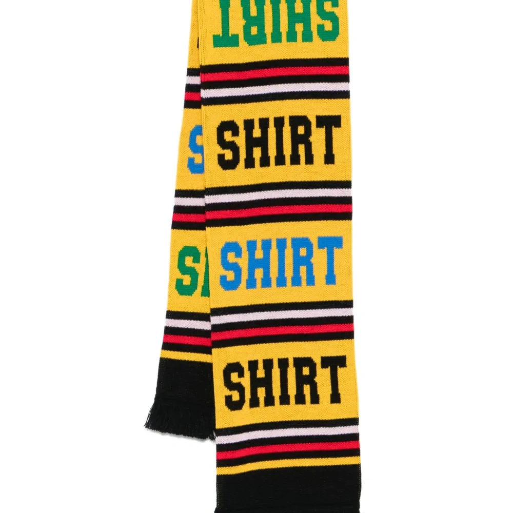 Шарф в полоску, напоминающий рубашку