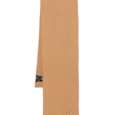 Шарф с нашивкой-логотипом