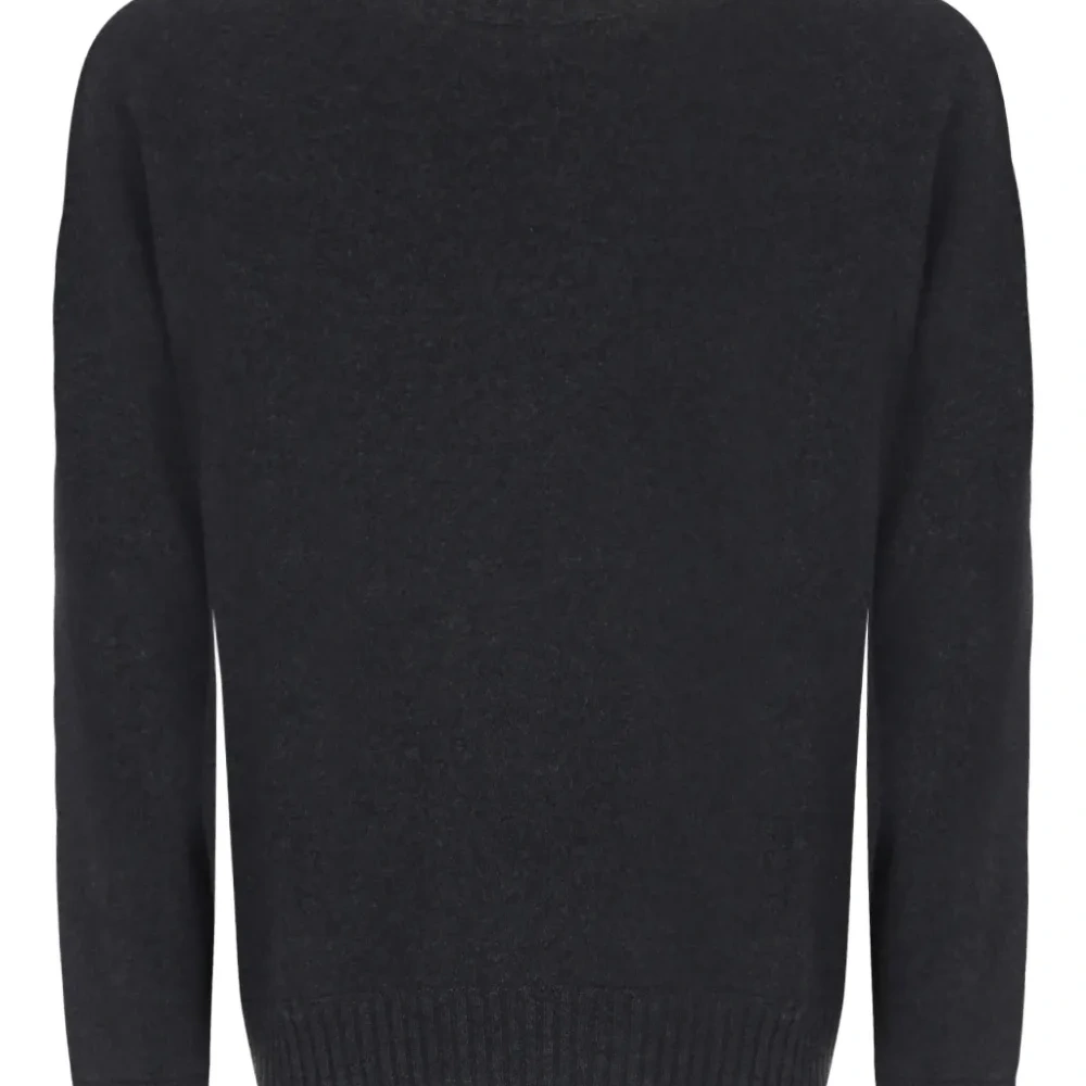 Свитер в рубчик с круглым вырезом