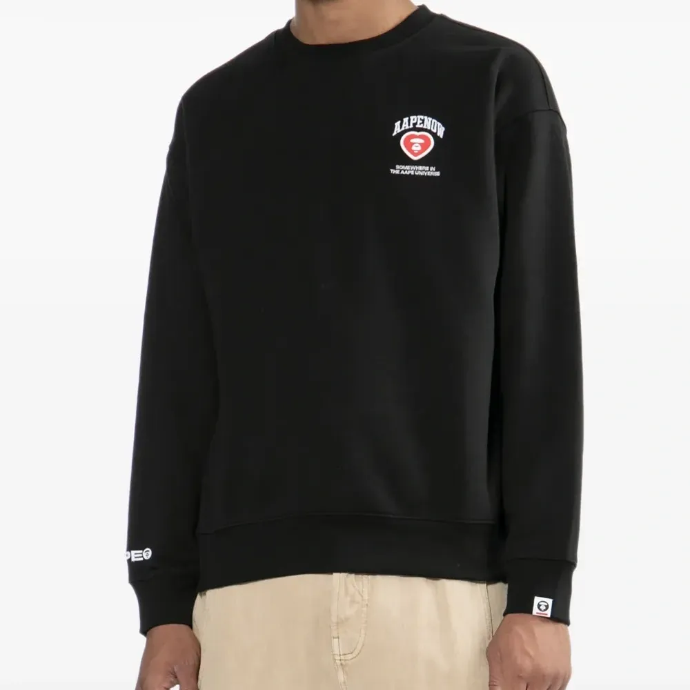 Толстовка с нашивкой-логотипом