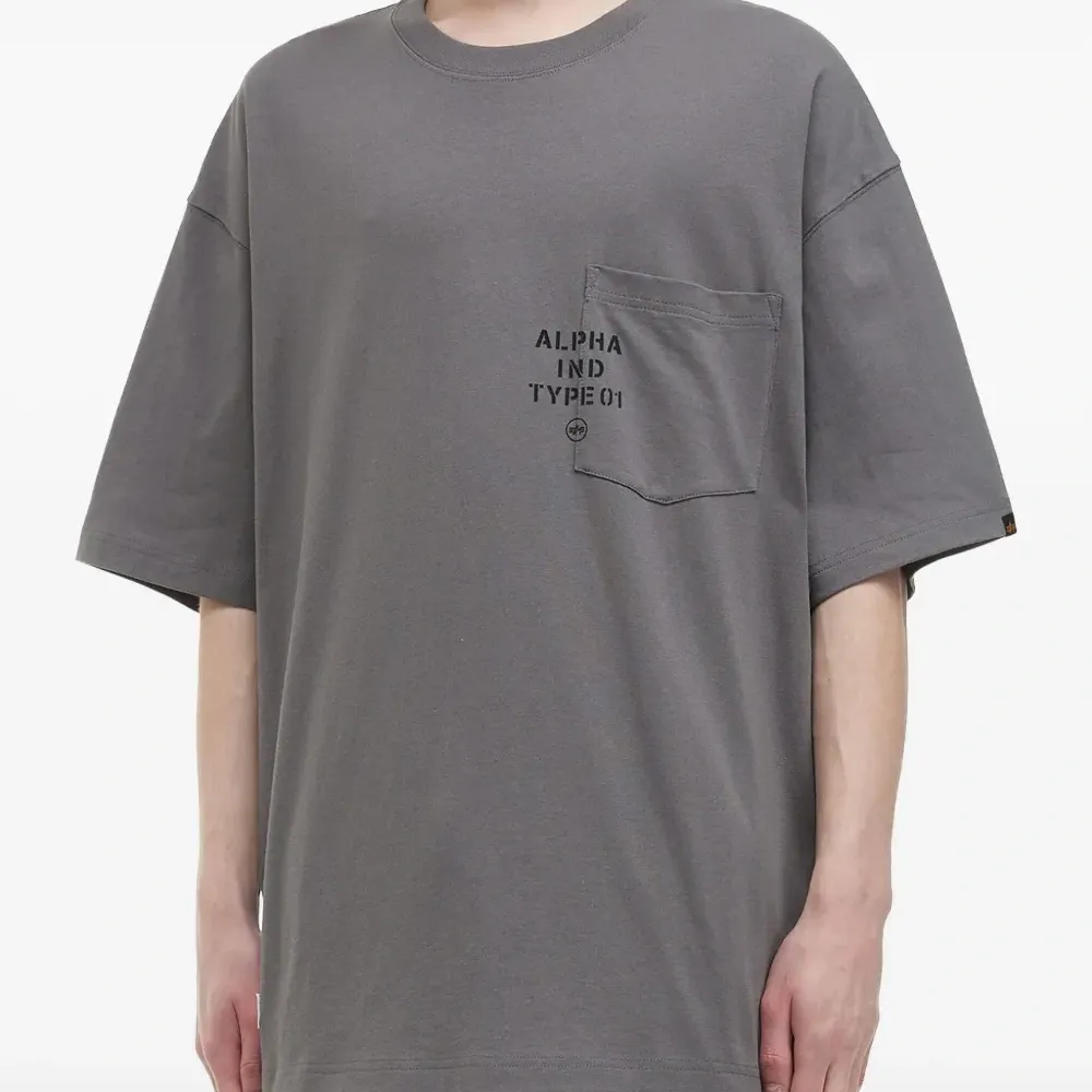 Футболка с логотипом