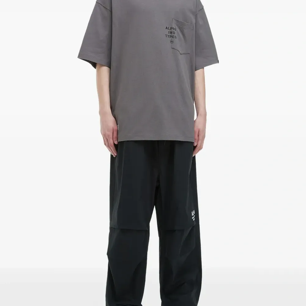 Футболка с логотипом