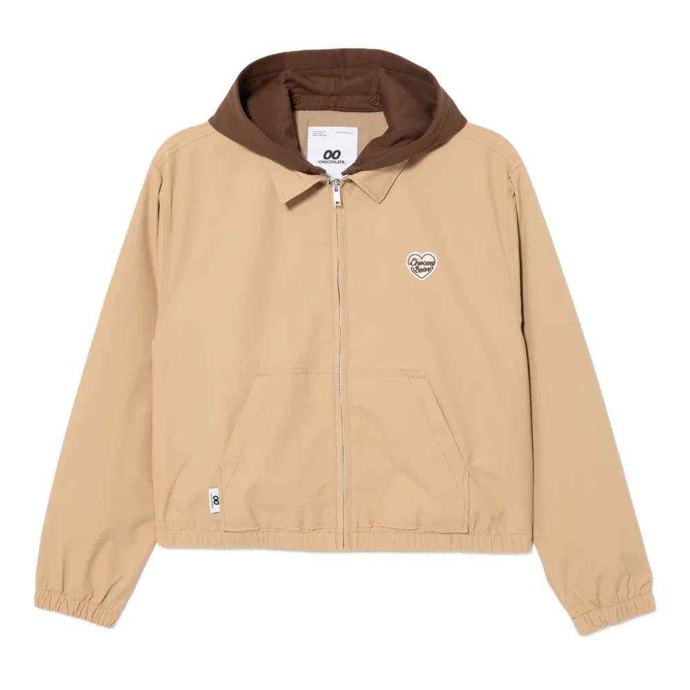 Куртка с вышитым логотипом