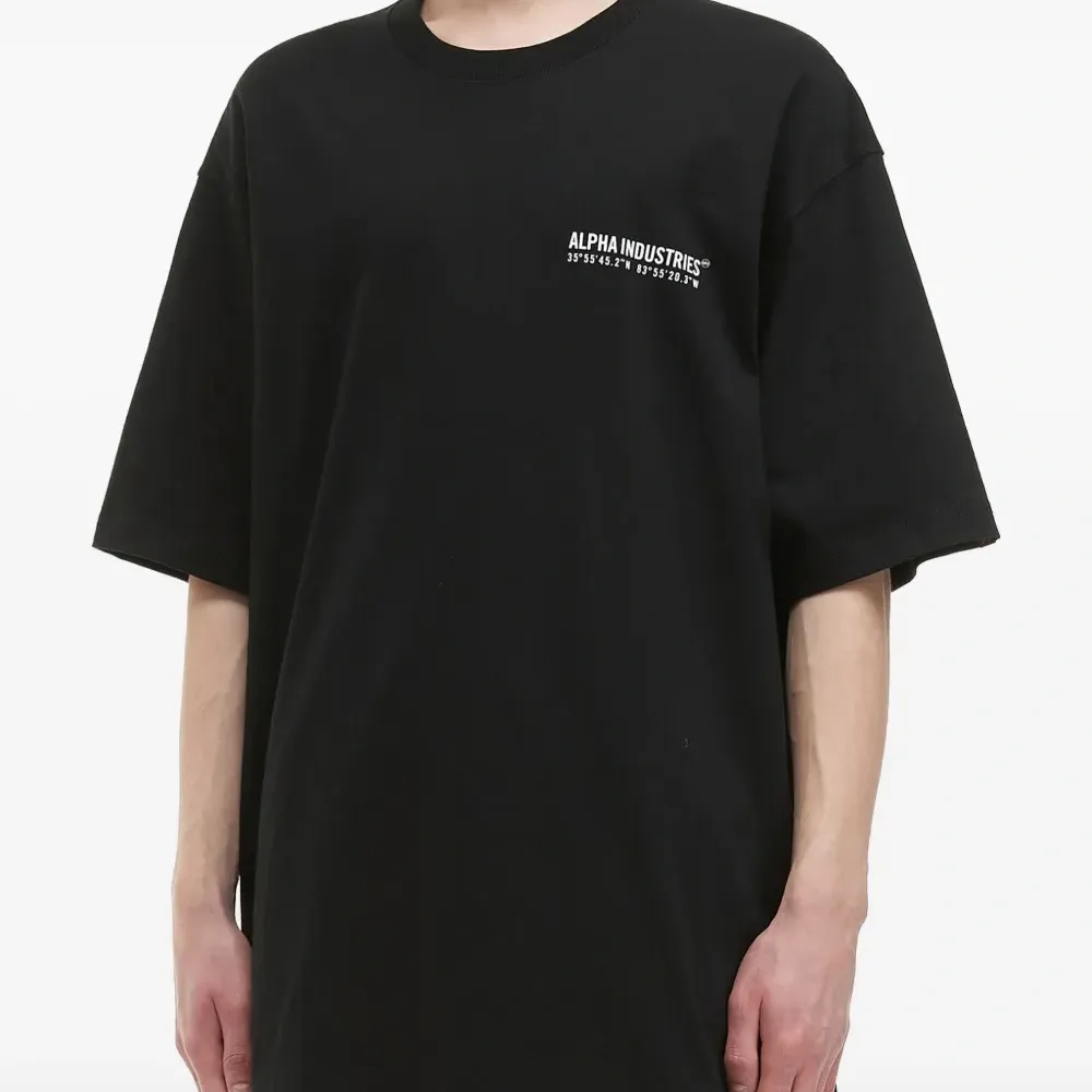 Футболка с логотипом