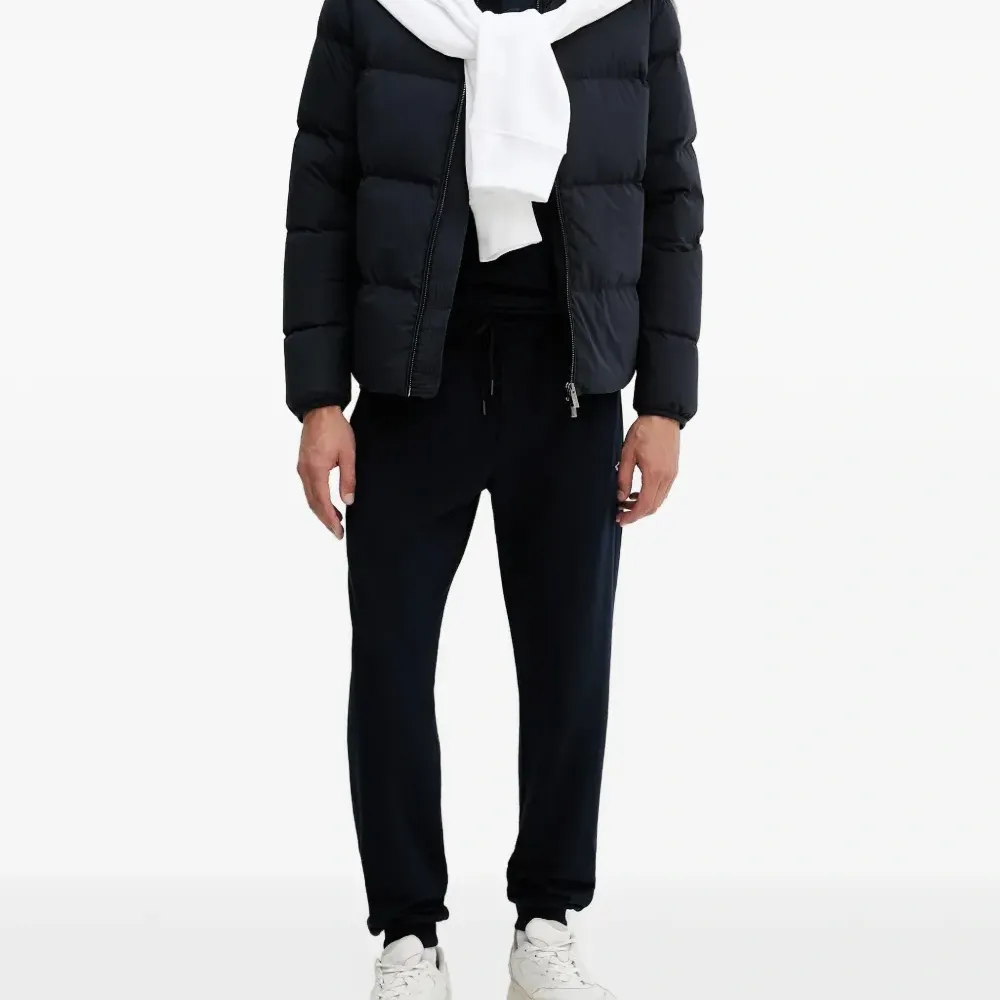 Футболка с круглым вырезом и логотипом