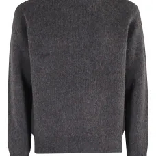 Свитер с круглым вырезом