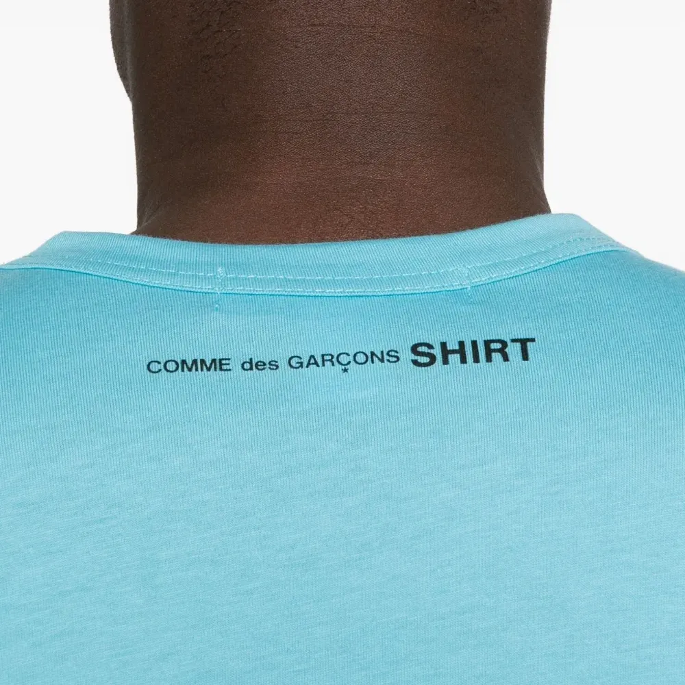 Футболка с круглым вырезом и короткими рукавами