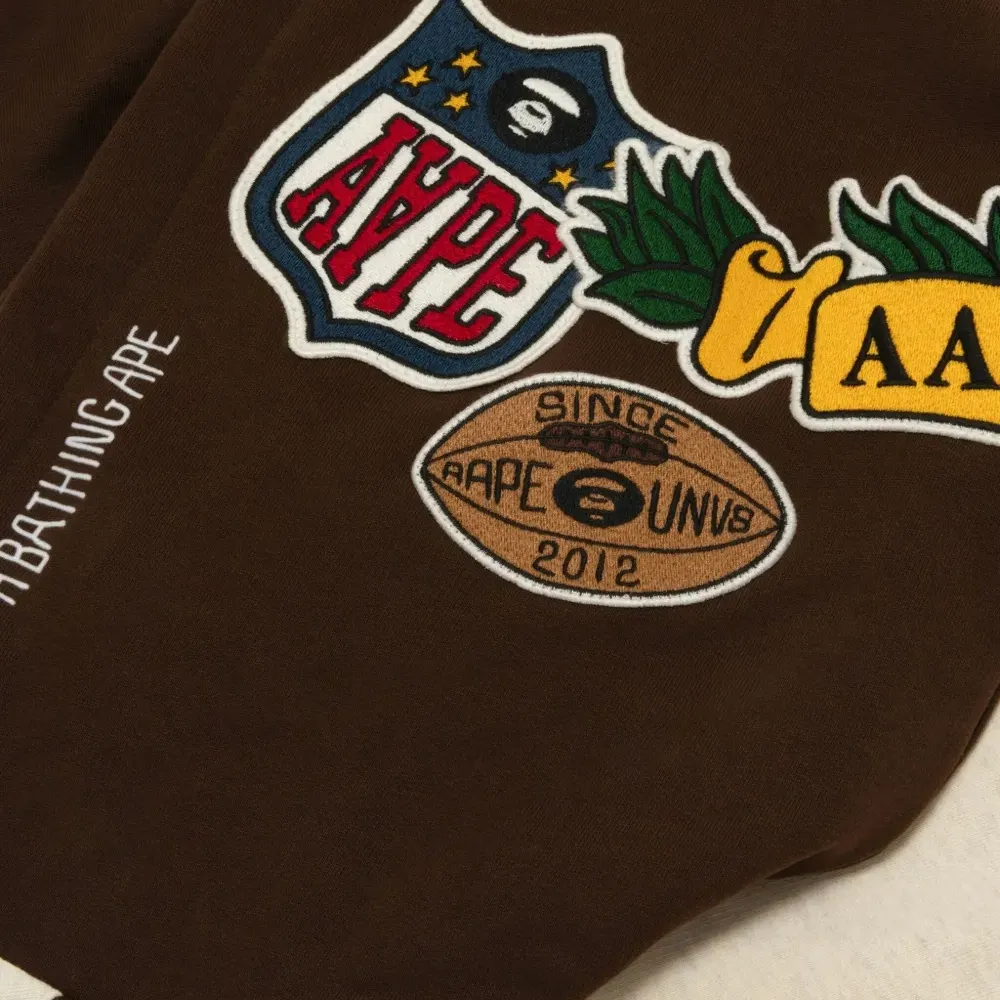 Толстовка на молнии с нашивками в стиле varsity