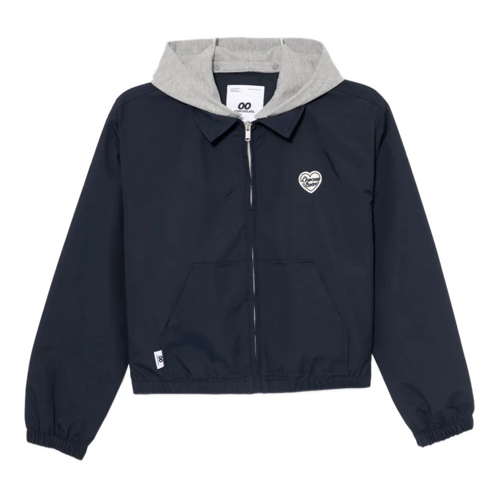 Куртка с вышитым логотипом