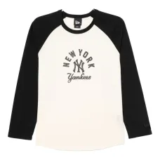 Футболка с вышитым логотипом