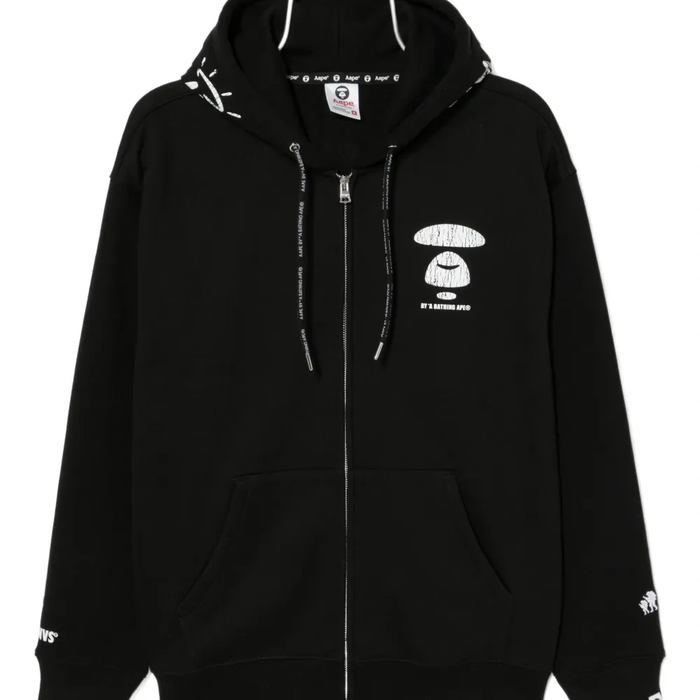 Худи с логотипом