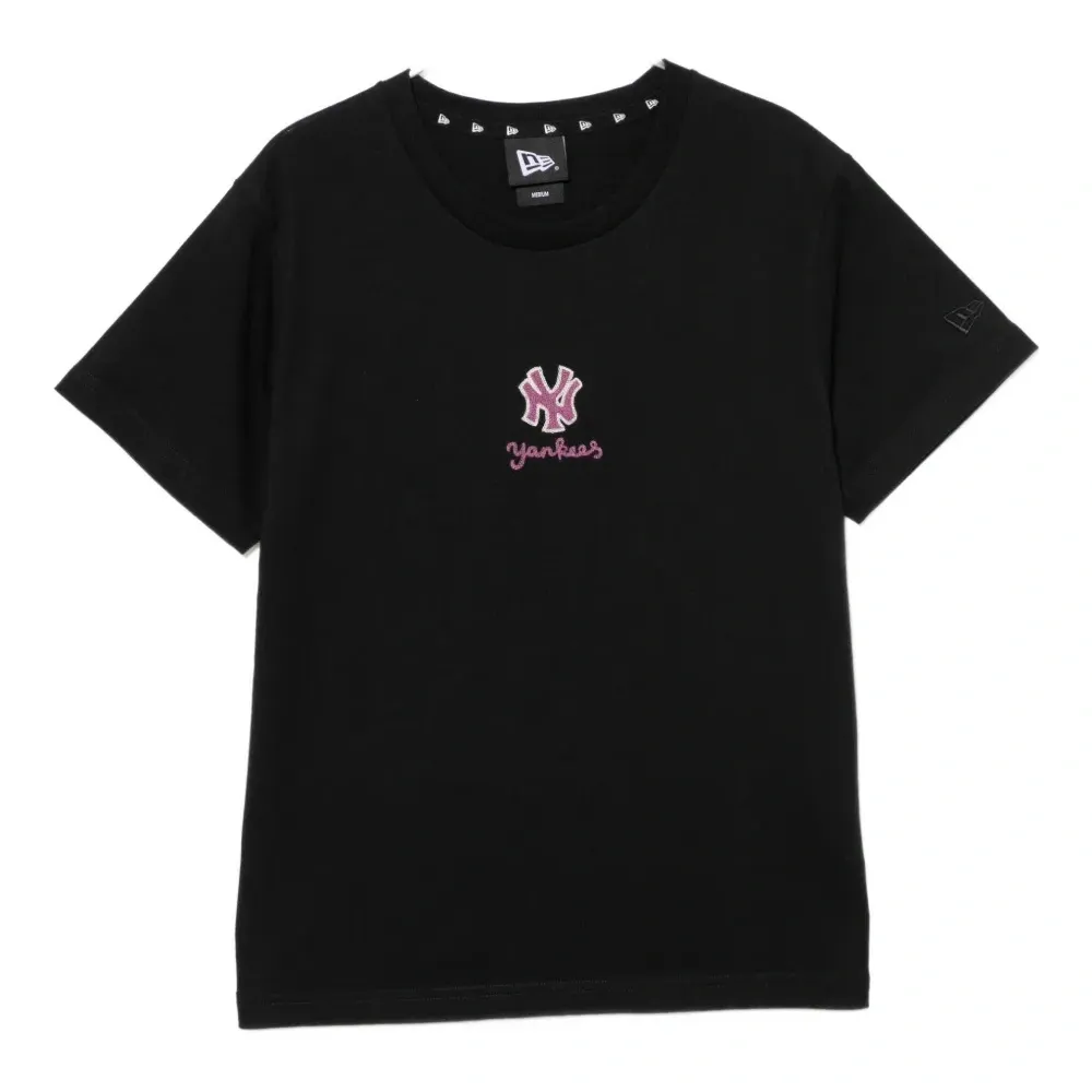 Футболка с вышитым логотипом