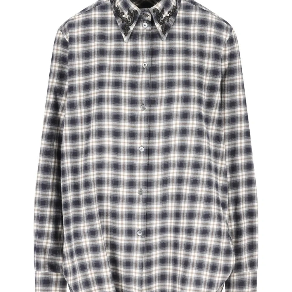 Рубашка в клетку с вышитым воротником