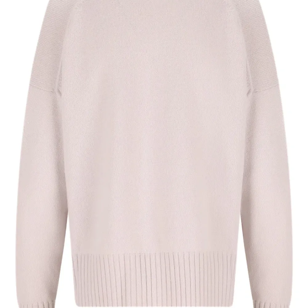 Кардиган с V-образным вырезом и карманами