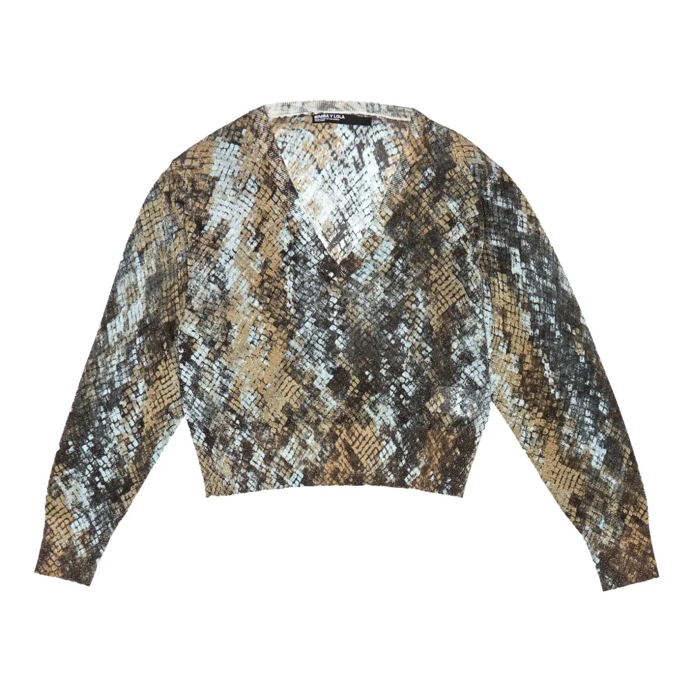 Свитер с V-образным вырезом и змеиным принтом