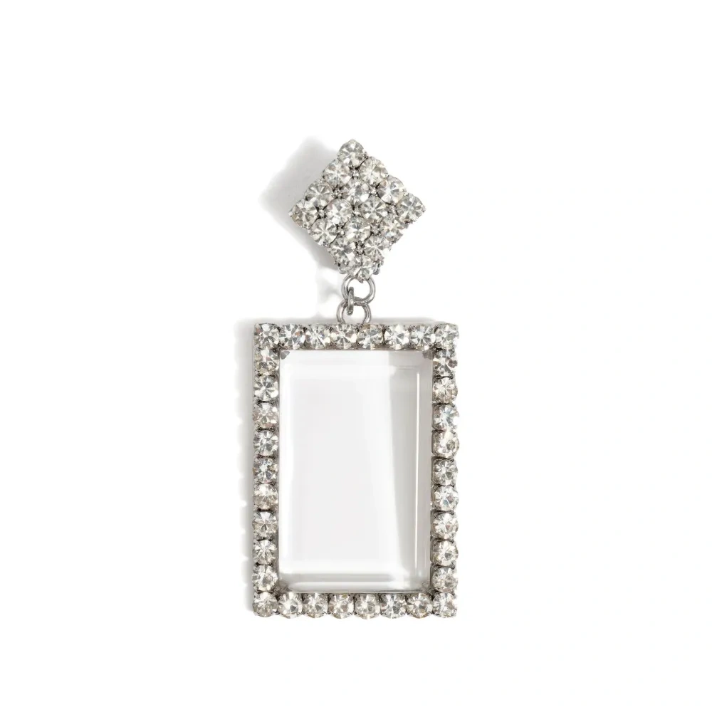 Серьги, украшенные кристаллами