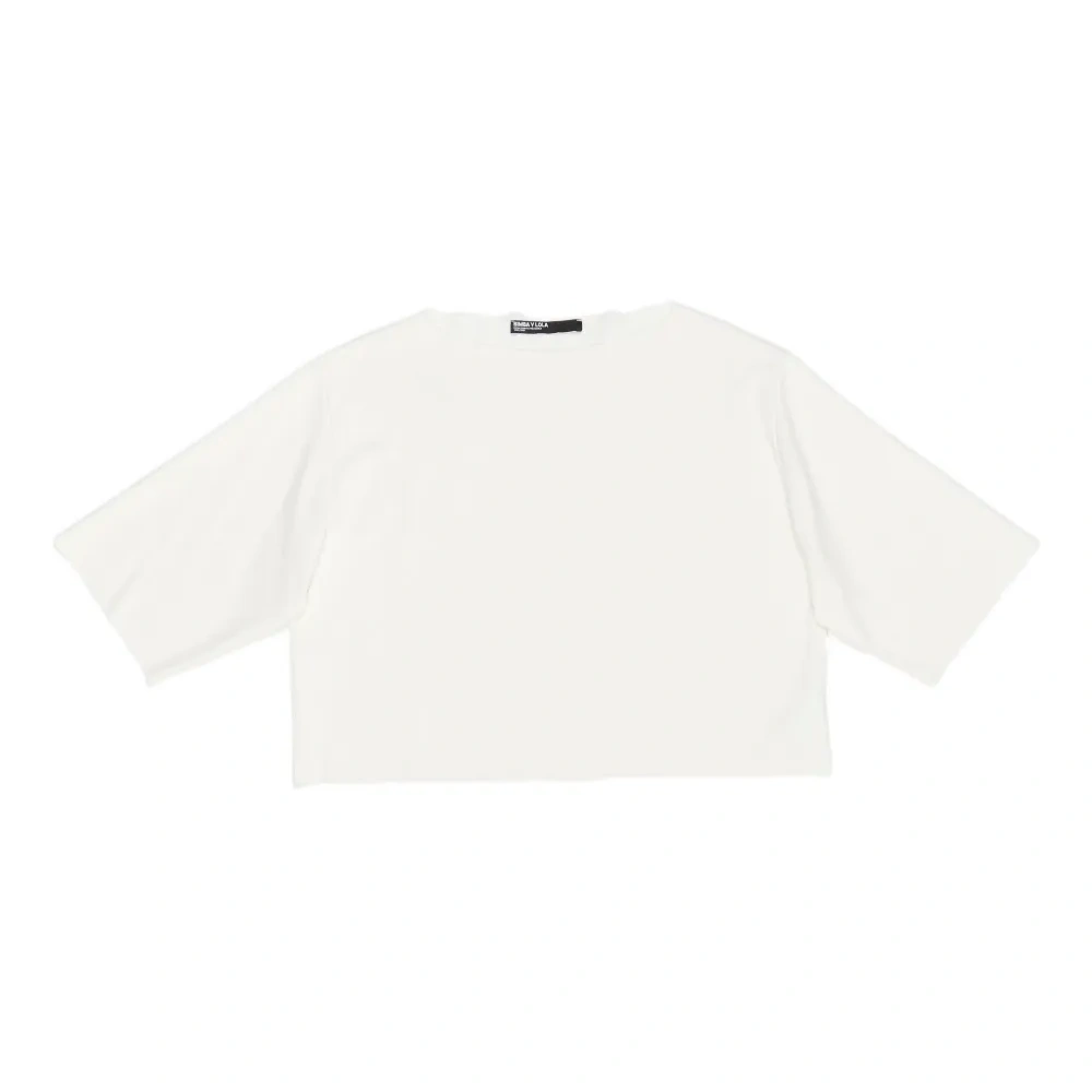 Футболка с вырезом-лодочка