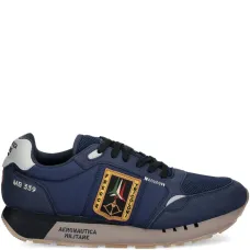 Кроссовки с нашивками синего цвета Кроссовки с нашивками синего цвета