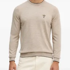 Вышитый свитер Вышитый свитер