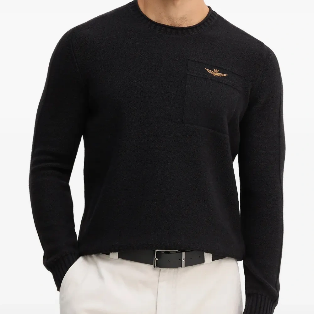 Черный свитер с логотипом