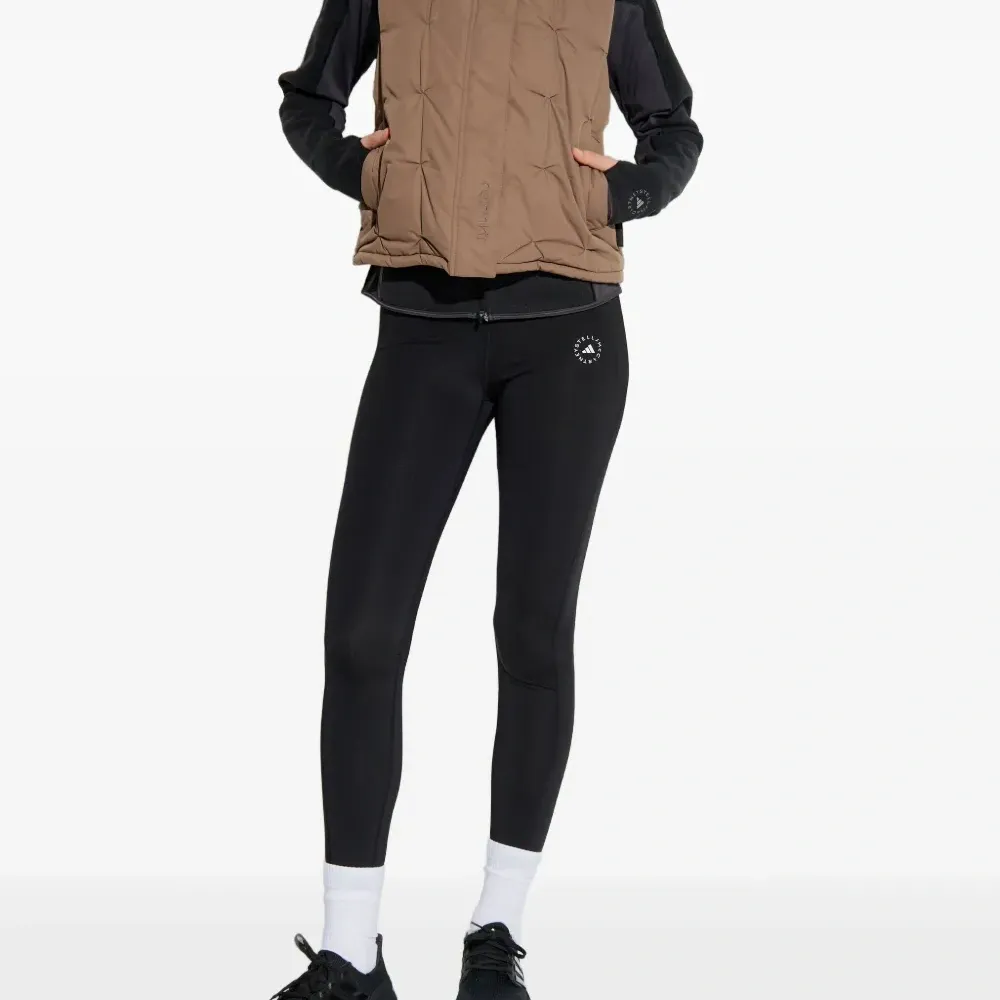 Жилет с капюшоном