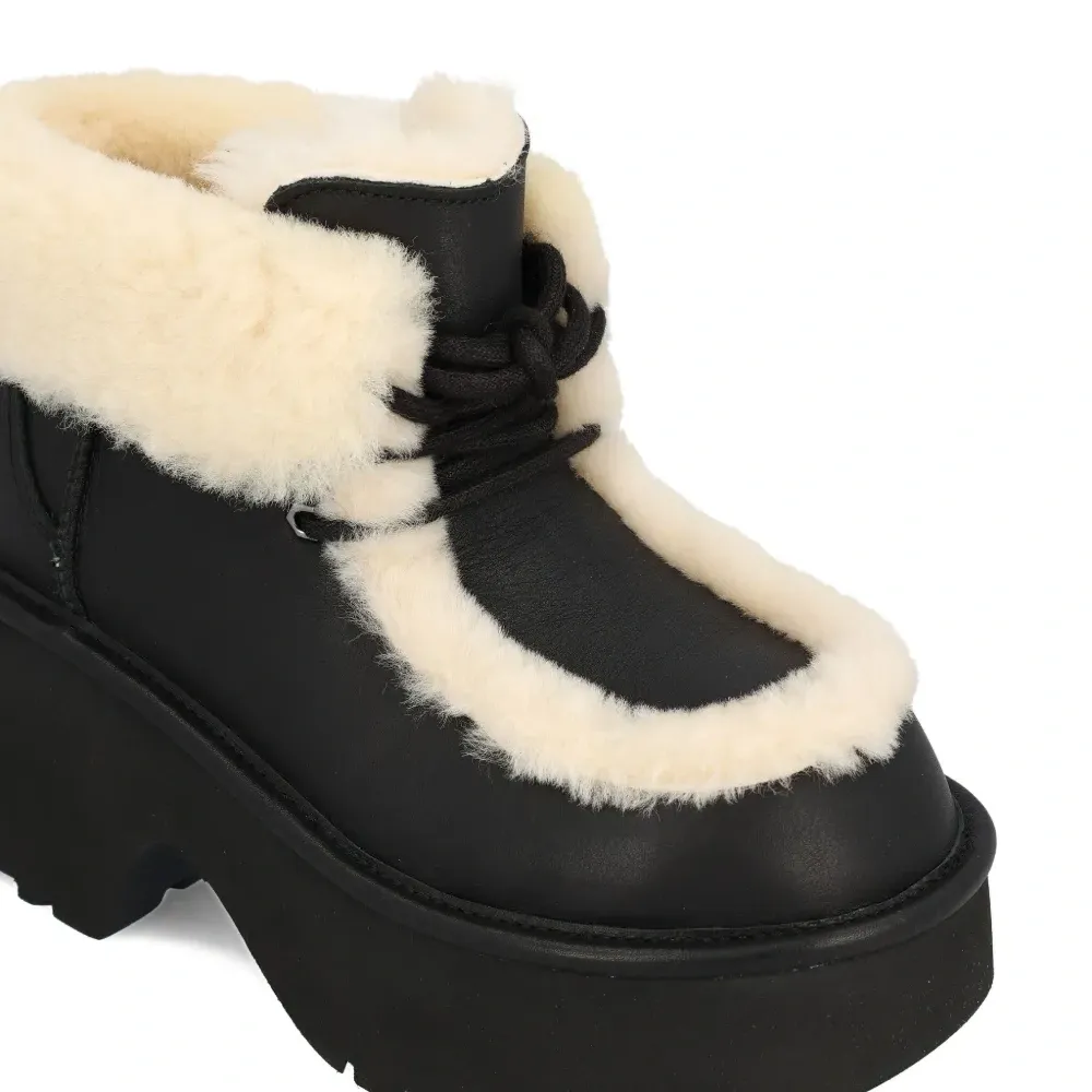 Классические ботильоны на платформе Esmee